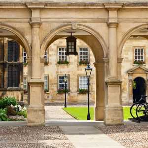 Visit Cambridge from a Hop-On Hop-Off sightseeing bus – Explore landmarks and attractions in 2026 Hop on the open-top bus in Cambridge, United Kingdom – Discover top attractions, monuments, and hidden gems with a hop-on hop-off tour in 2026